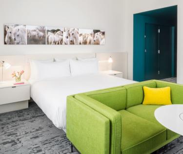 Corner King Room